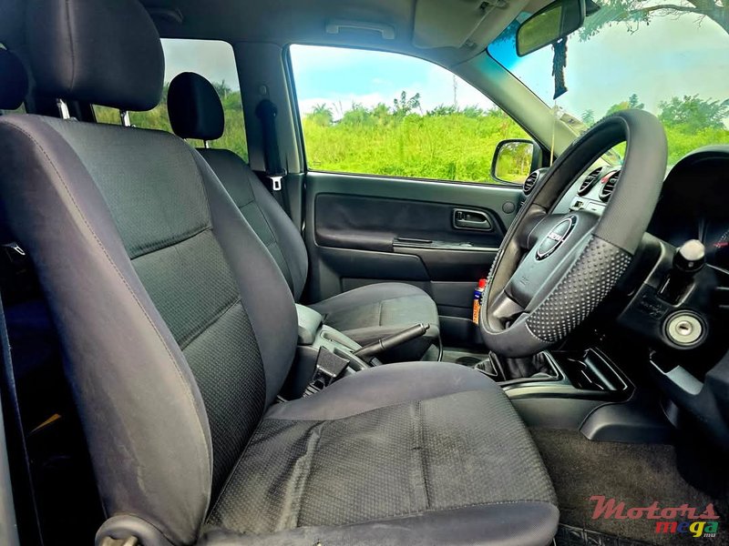 2011' Isuzu Pick up KB 250 Turbo photo #6