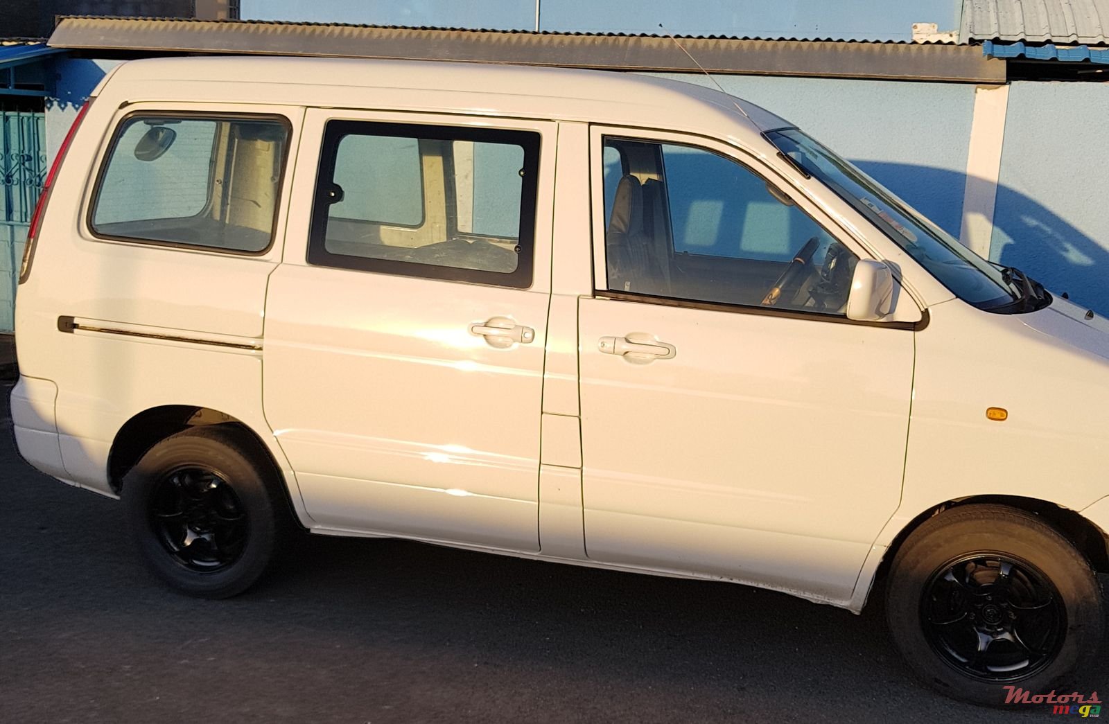 2000' Toyota LiteAce Goods Vehicle photo #3