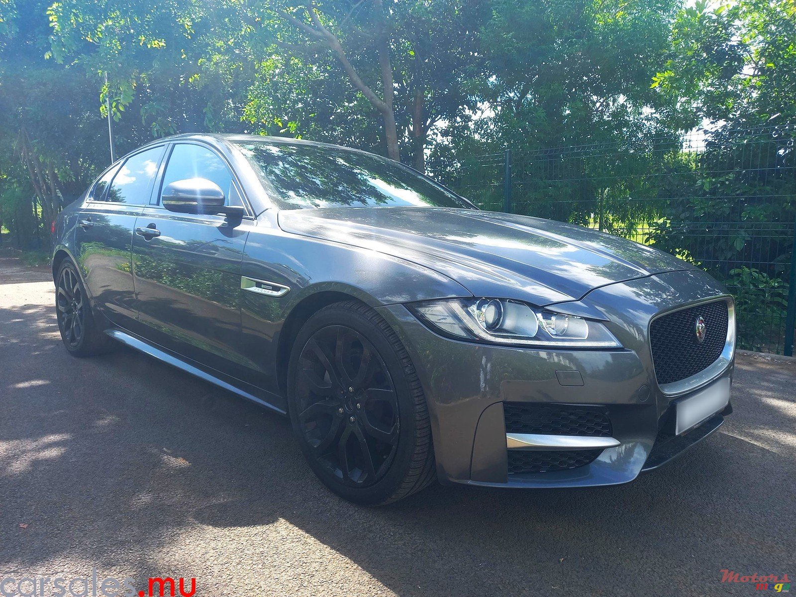 2018' Jaguar XF 20d R-Sport 2.0 photo #2