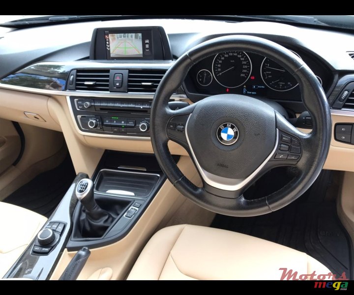 2013' BMW 3 Series Compact photo #4
