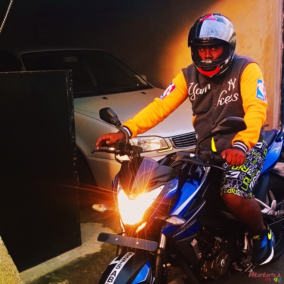 2016' Bajaj none photo #1