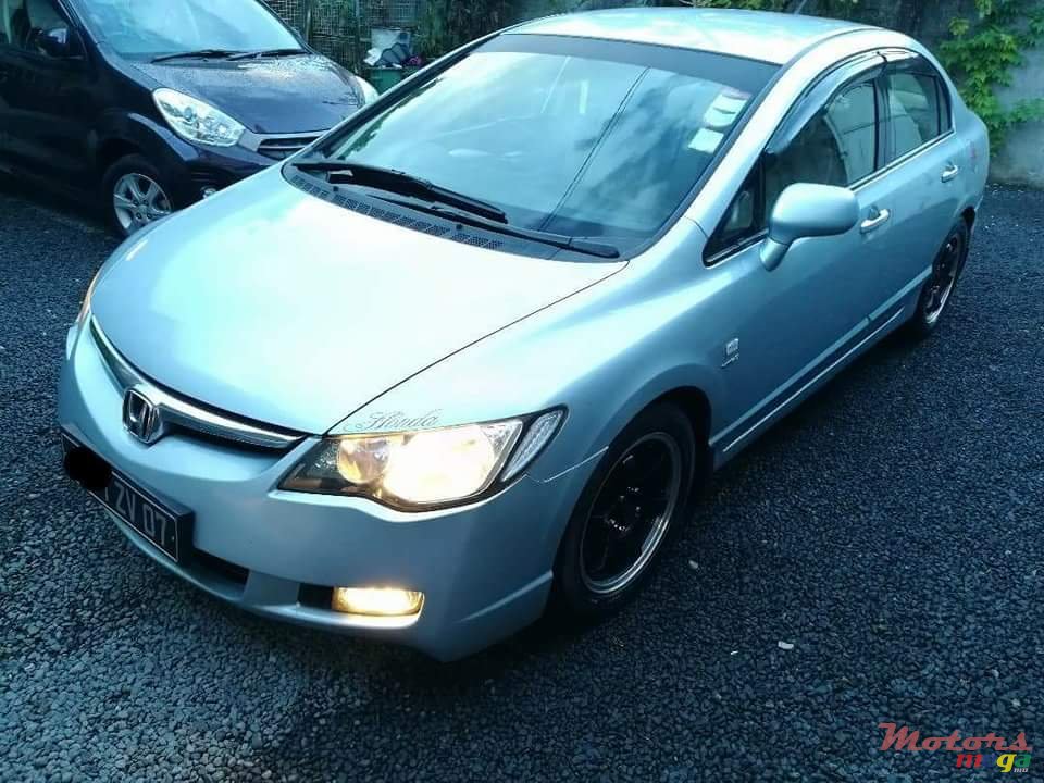 2007' Honda Civic hybrid photo #1