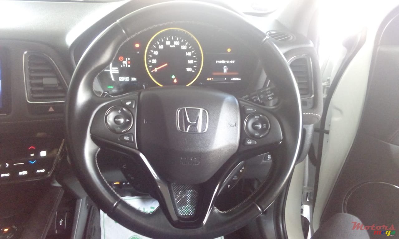 2017' Honda VEZEL RS SENSING photo #4