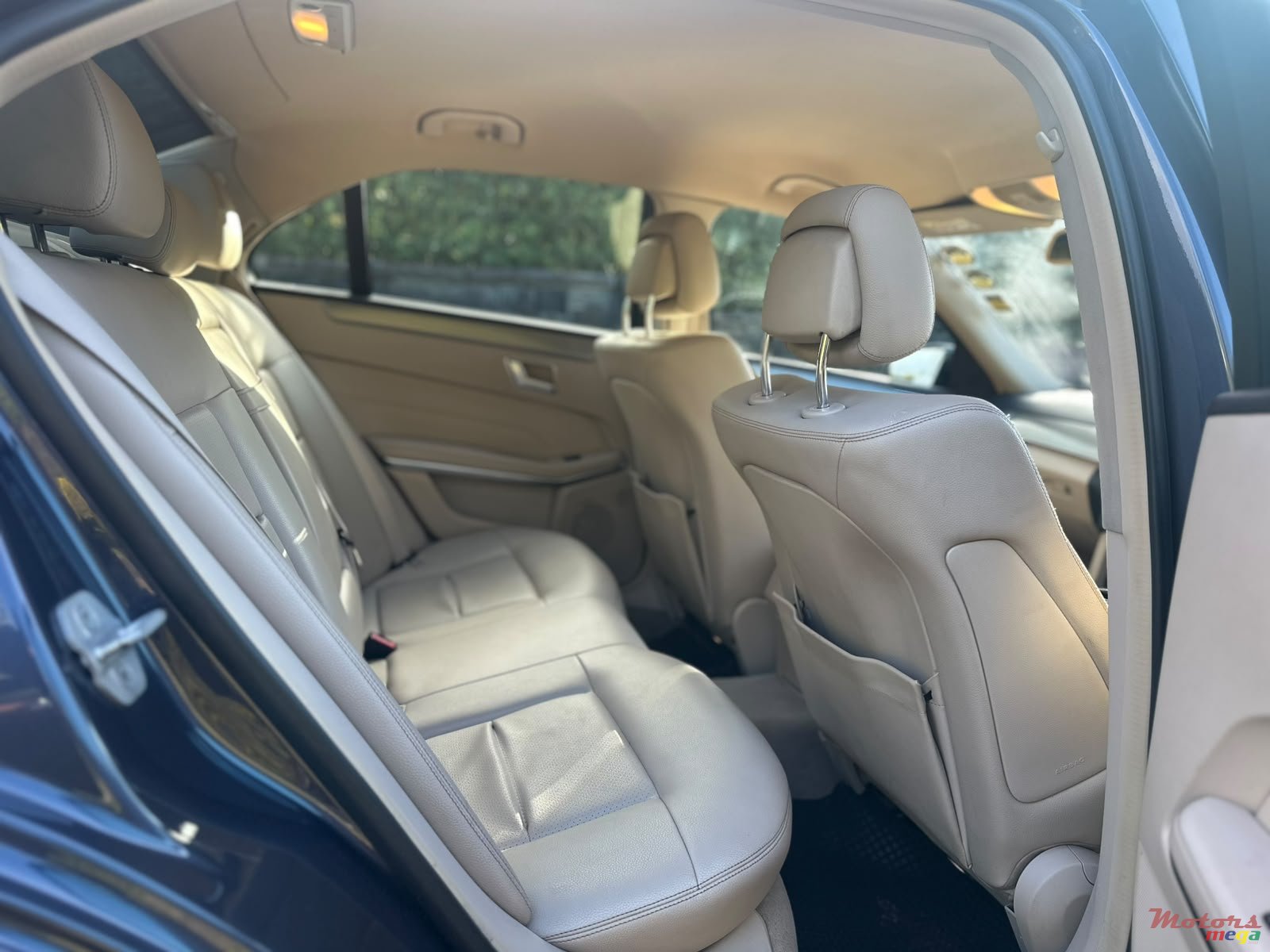 2016' Mercedes-Benz E200 photo #6