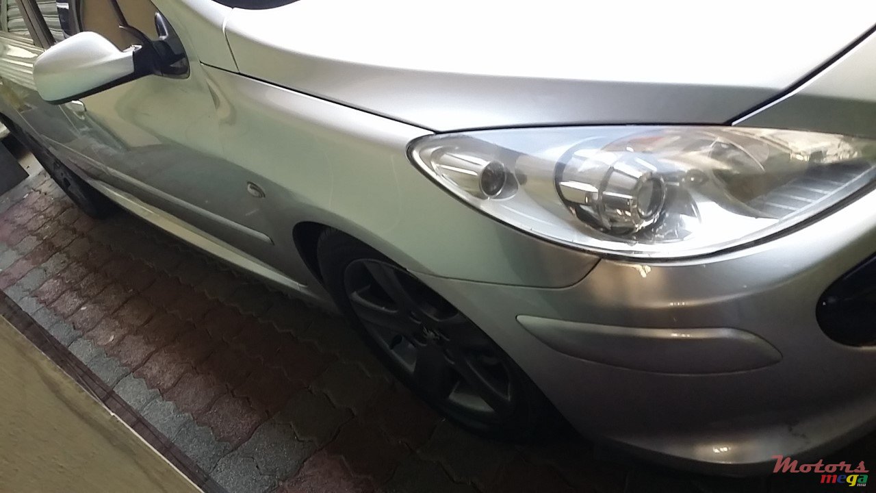 2008' Peugeot 307 photo #3