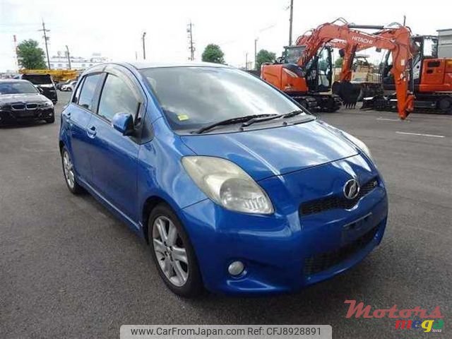 2009' Toyota Vitz photo #2