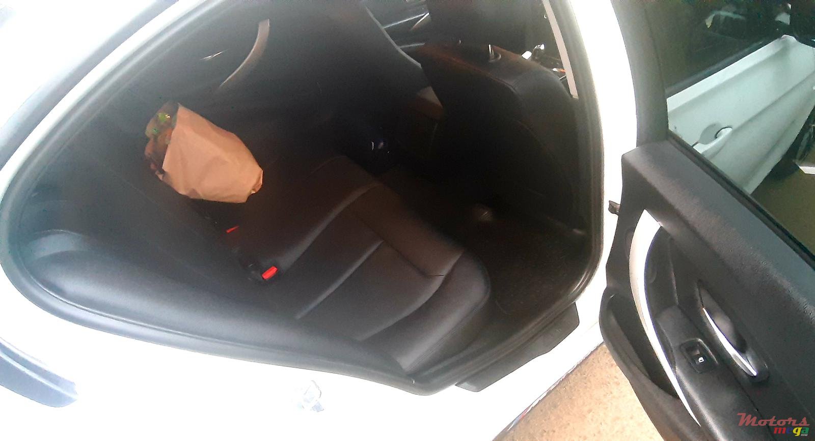 2014' BMW 316 photo #3