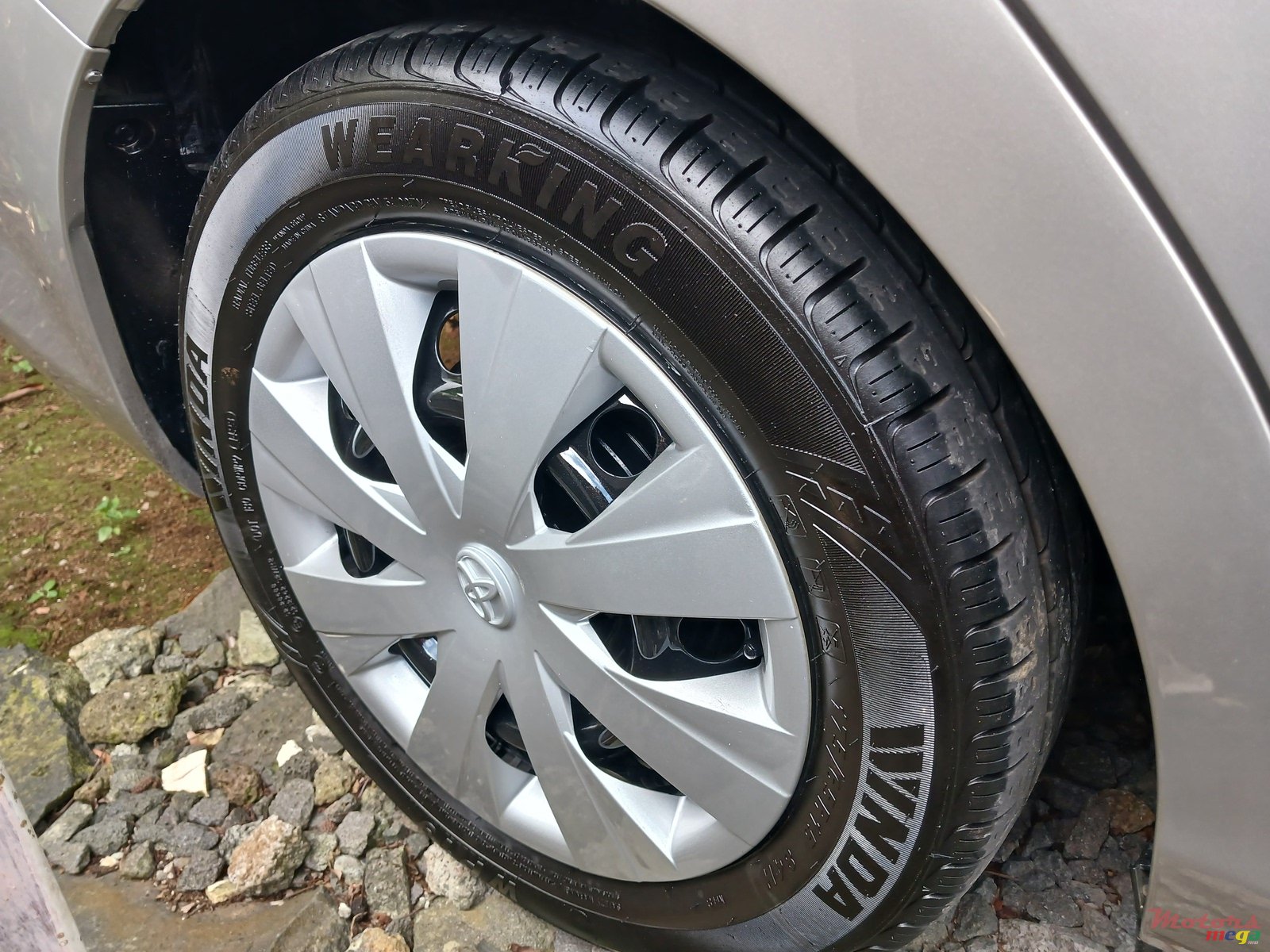 2013' Toyota Axio photo #3