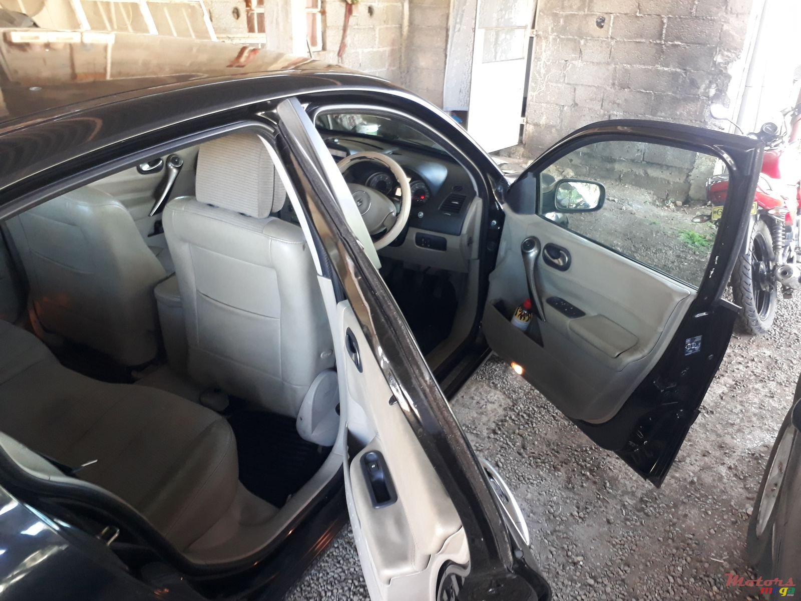 2006' Renault Megane photo #5