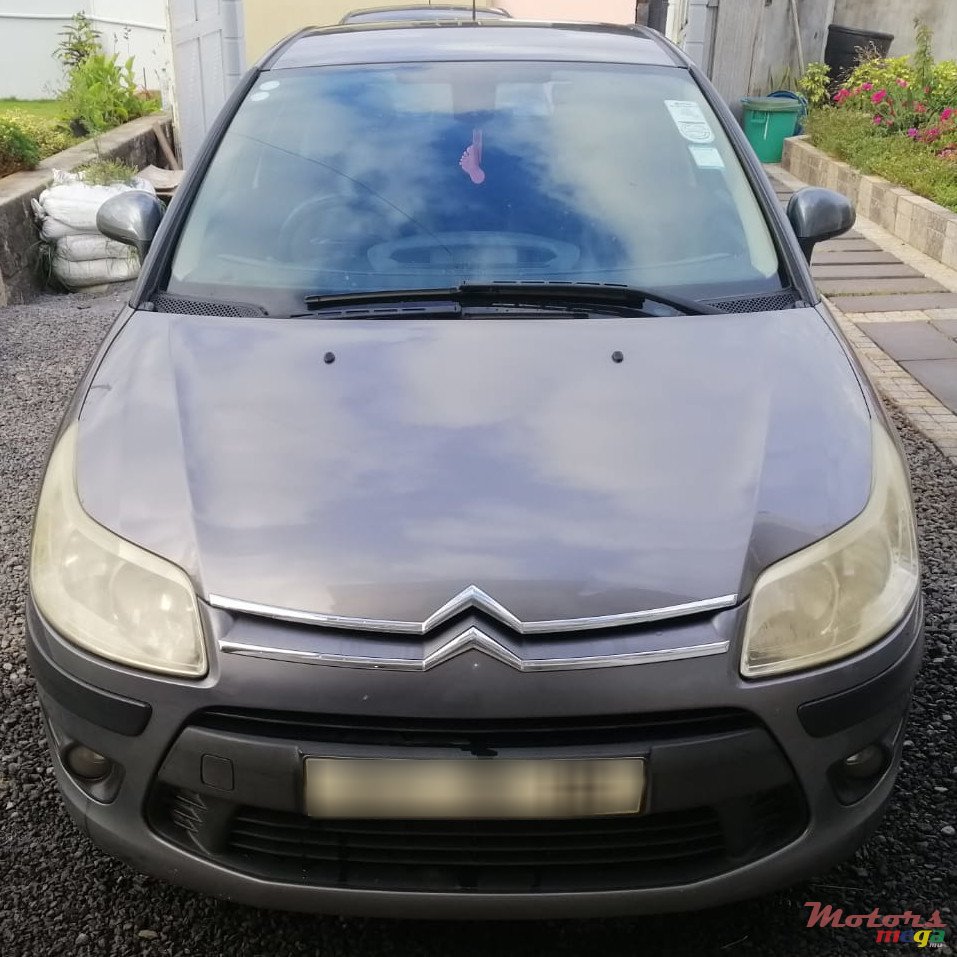2009' Citroen C4 photo #6
