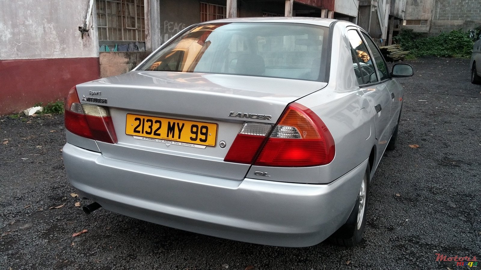 1999' Mitsubishi Lancer GL photo #2