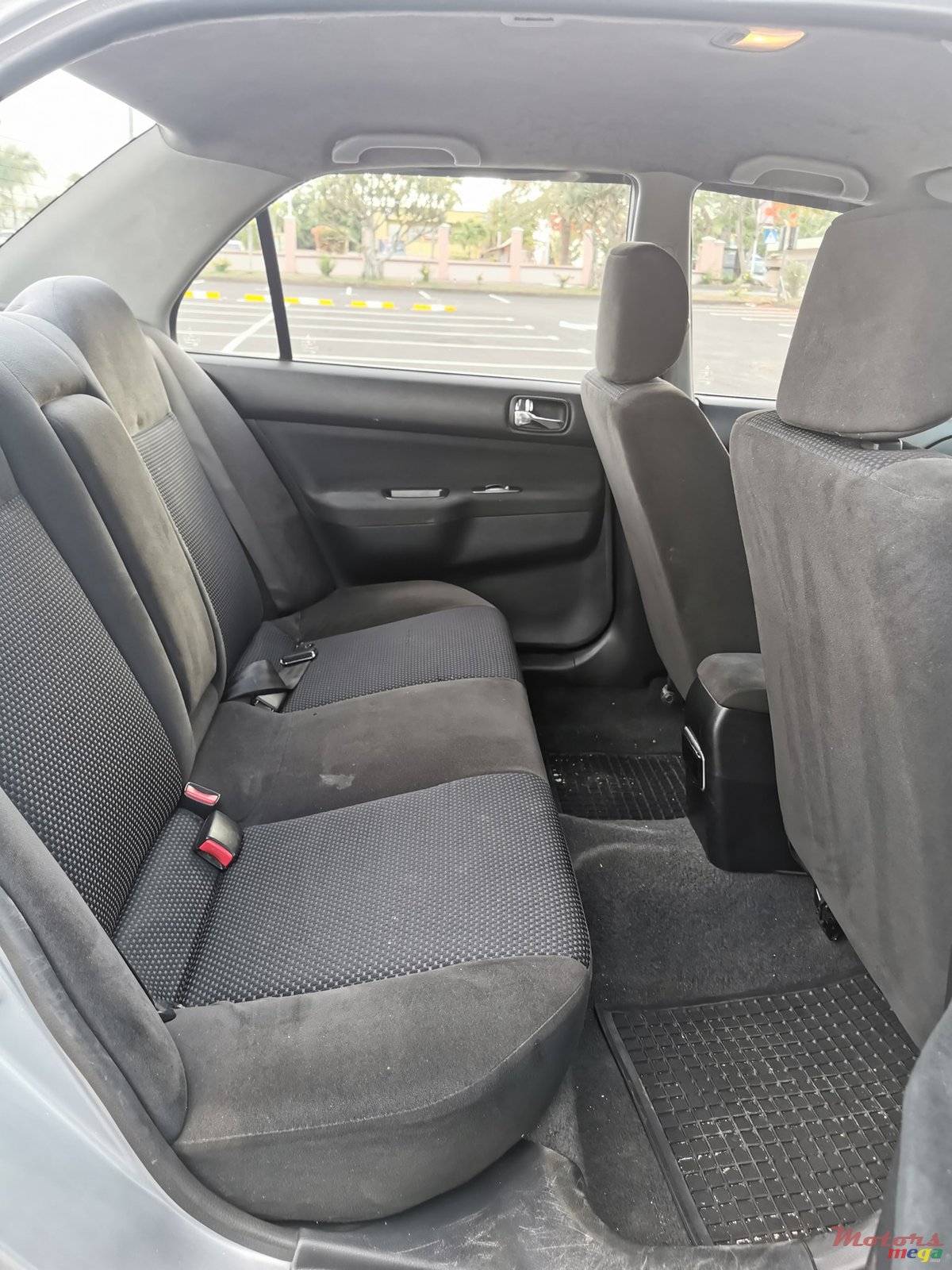 2005' Mitsubishi Lancer GLX 1.6 photo #7