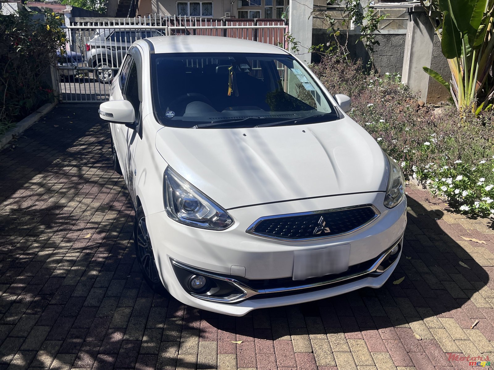 2019' Mitsubishi Mirage photo #1