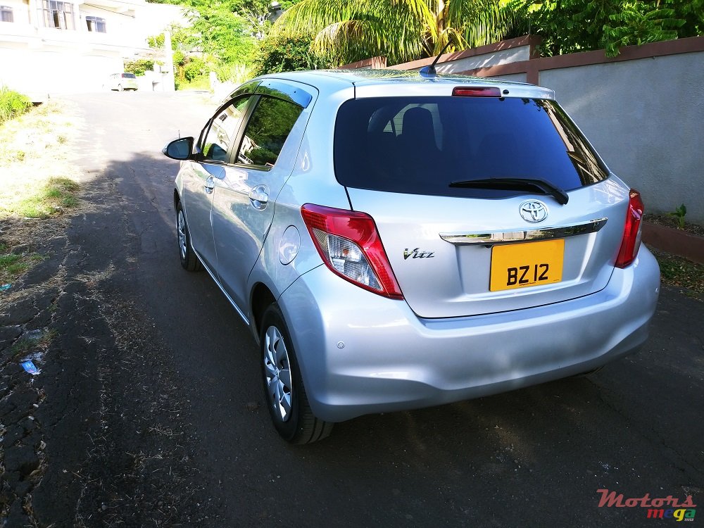 2012' Toyota Vitz photo #4