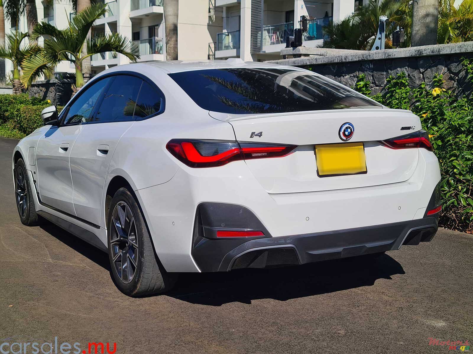 2022' BMW i4 MSport Line photo #4