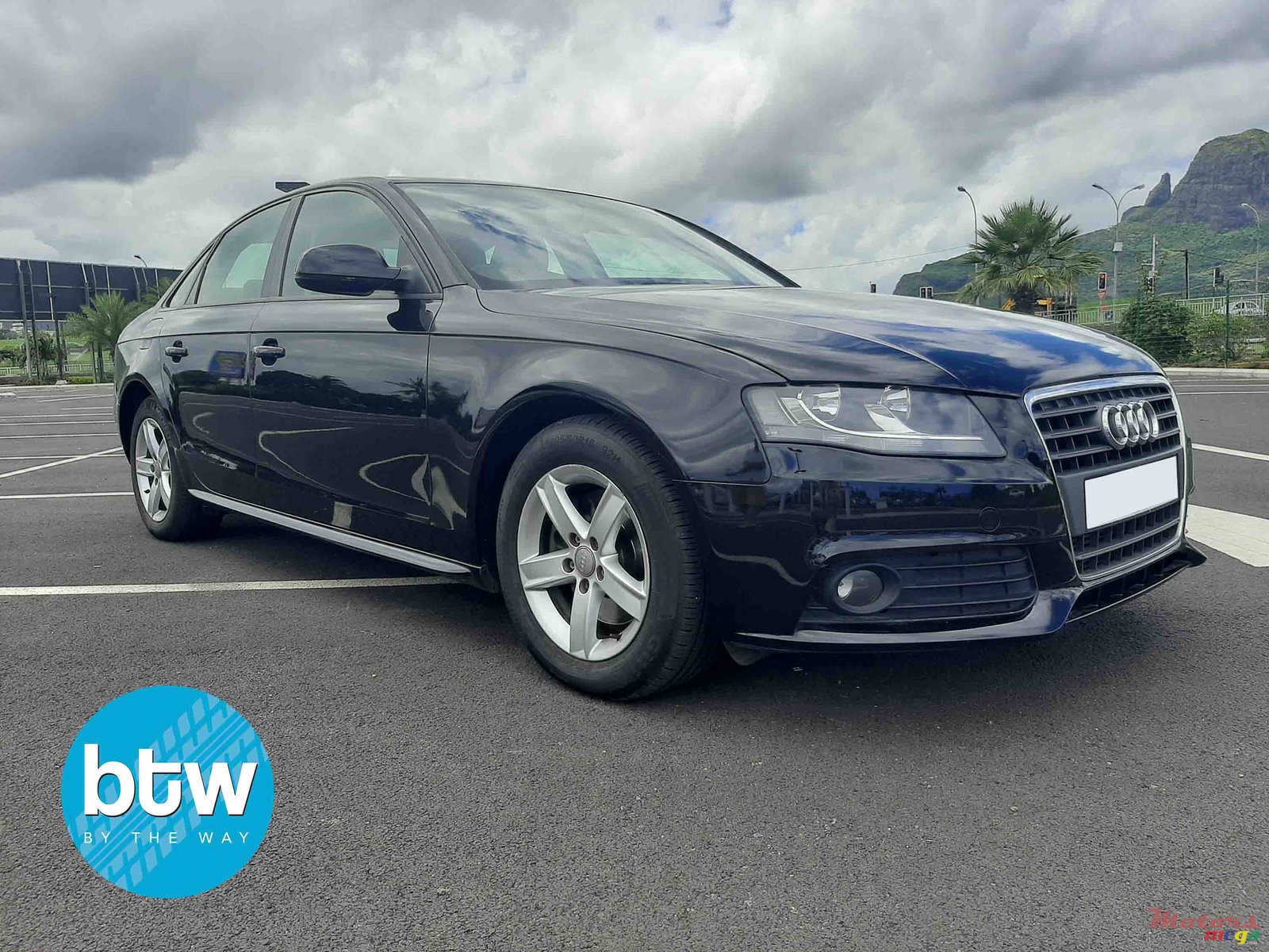 2013' Audi A4 photo #1