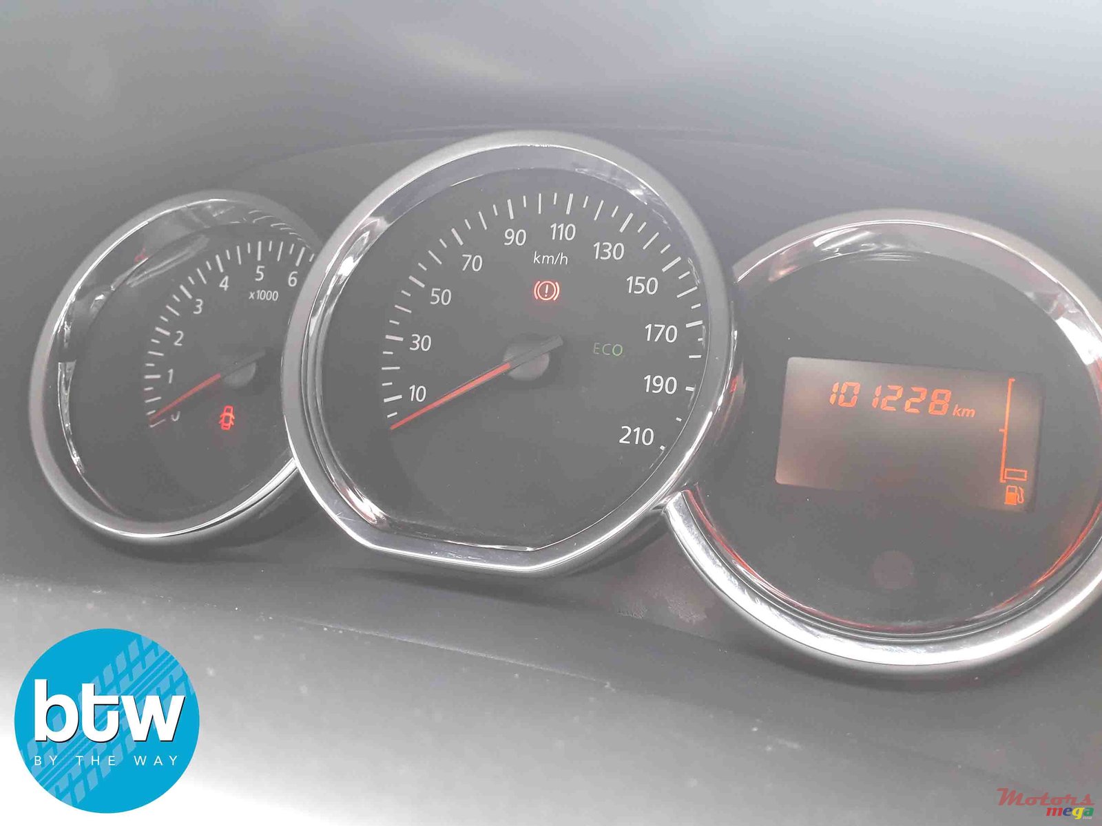 2014' Renault Sandero photo #7