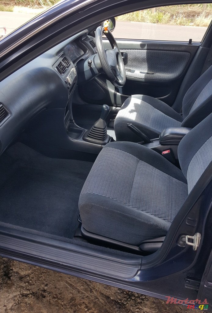 1995' Toyota Corolla photo #3