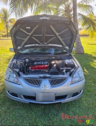 2005' Mitsubishi Lancer photo #4