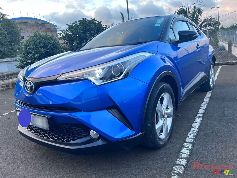 2018' Toyota C-HR photo #3
