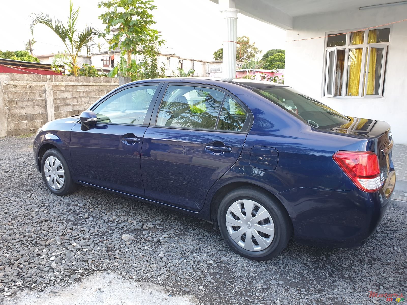 2013' Toyota Axio photo #2