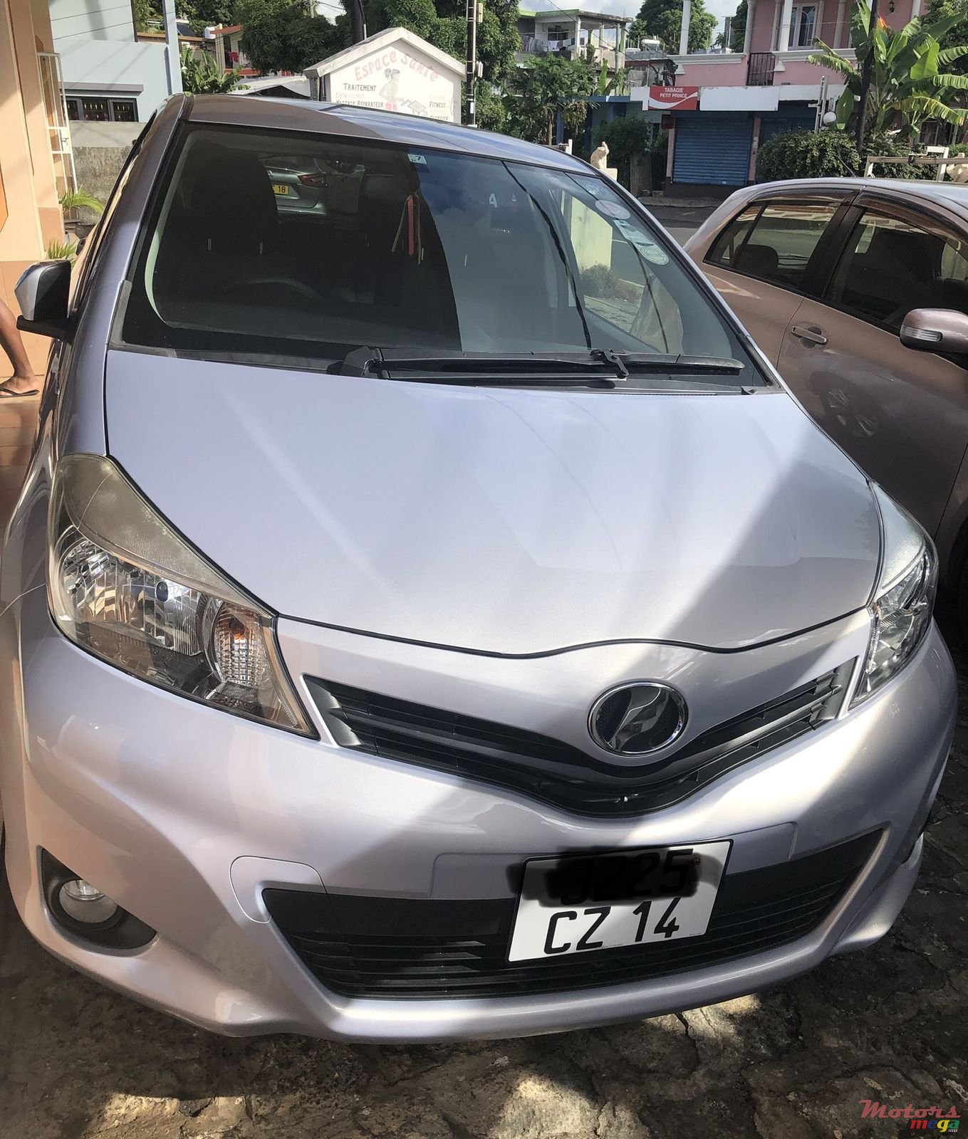 2014' Toyota Vitz photo #1