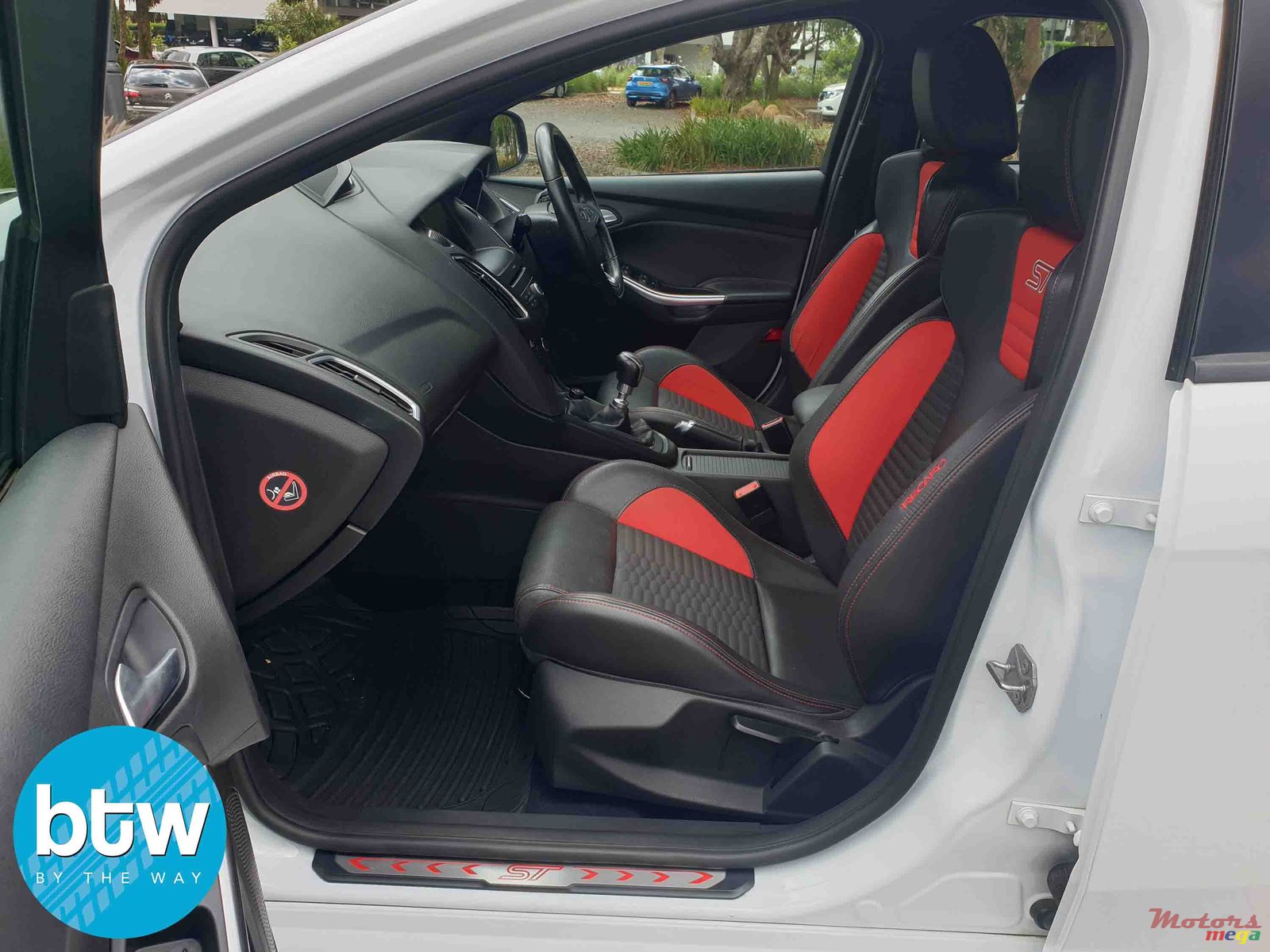 2016' Ford Focus ST photo #5