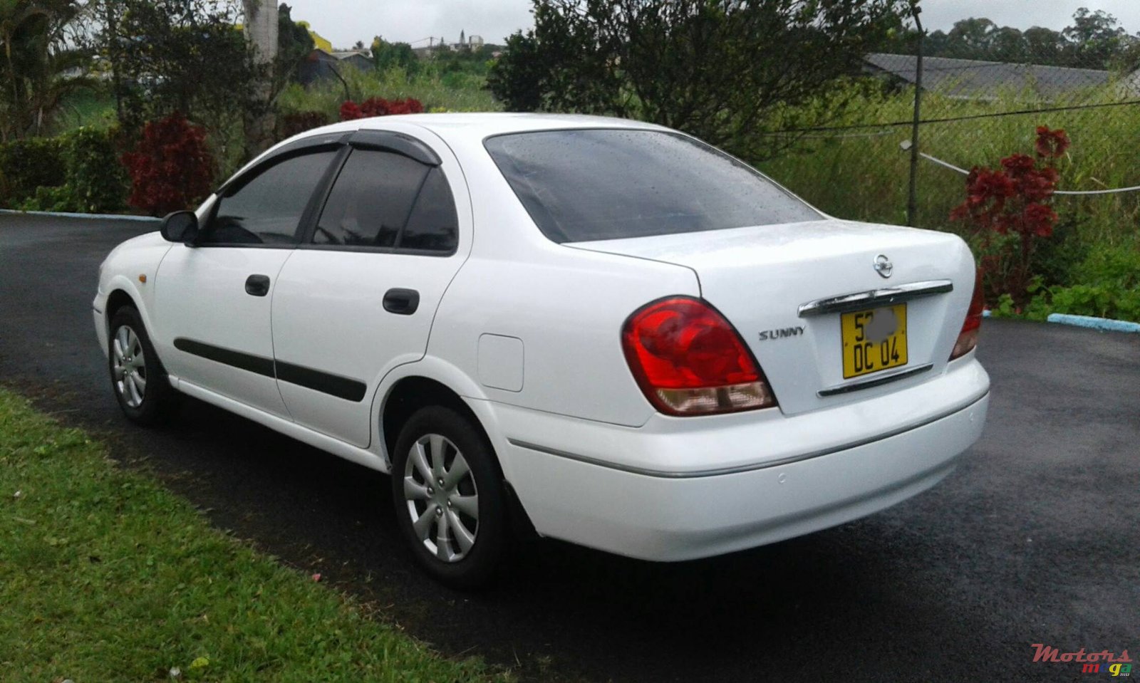 2004' Nissan Sunny photo #3