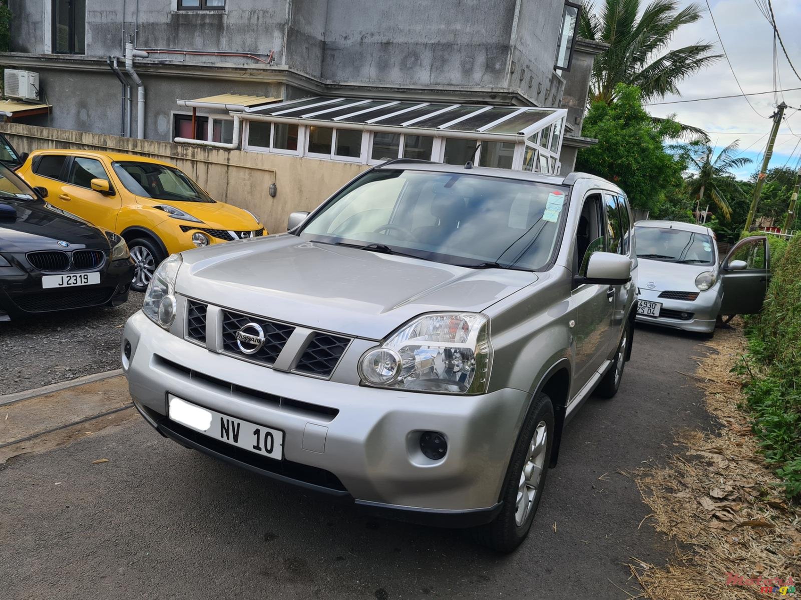 2010' Nissan X-Trail photo #2