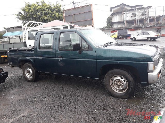 1997' Nissan 2x4 photo #3