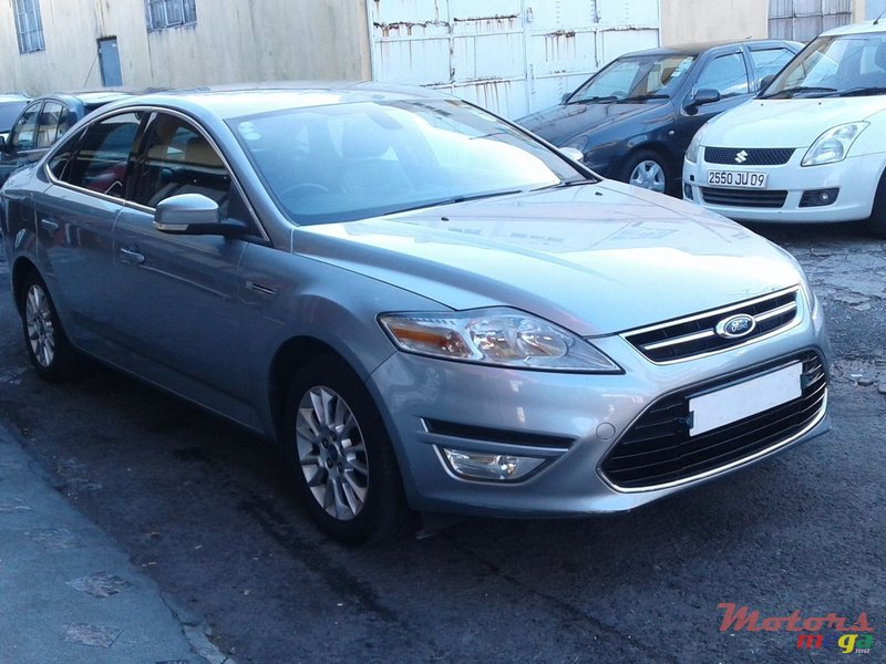 2012' Ford Mondeo photo #2