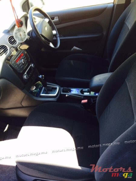 2009' Ford Focus ghia photo #5