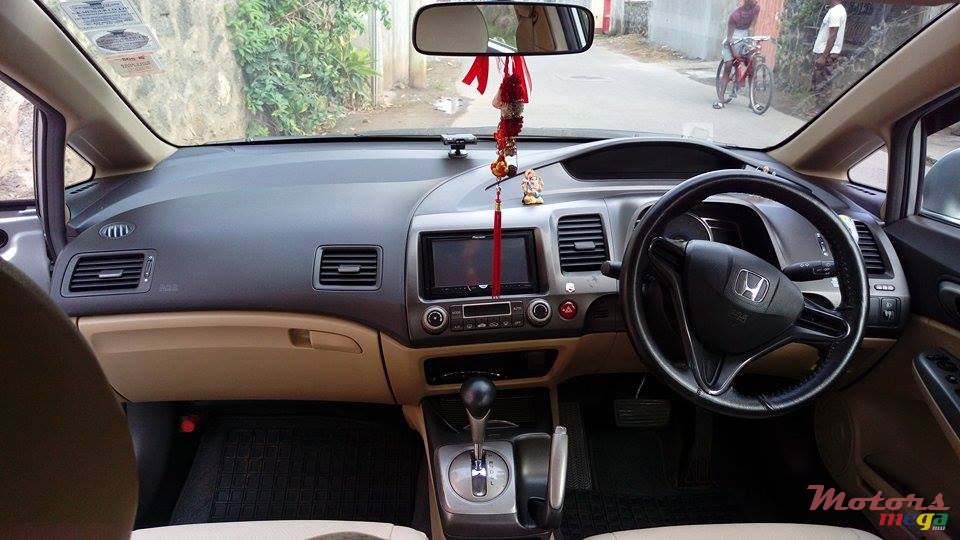 2008' Honda Civic Hybrid photo #2