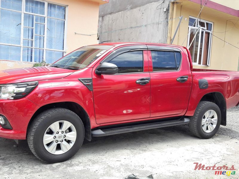 2018' Toyota Hilux photo #3