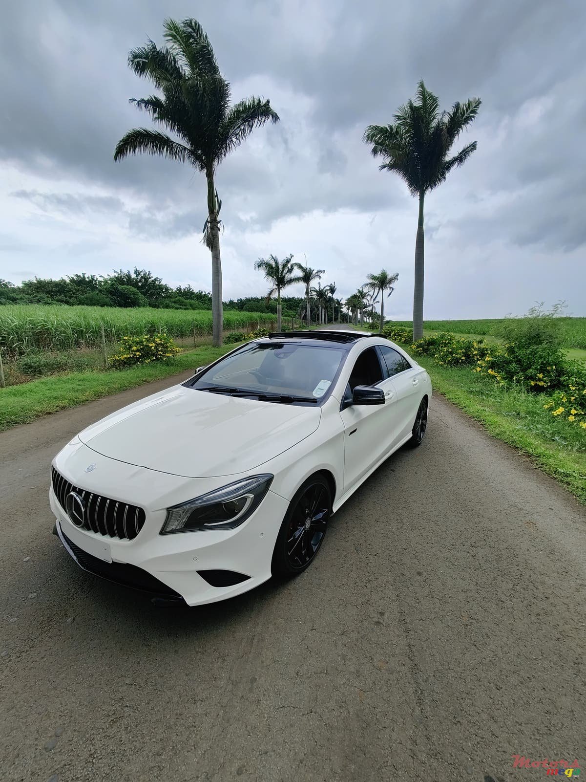 2014' Mercedes-Benz CLA 180 photo #2