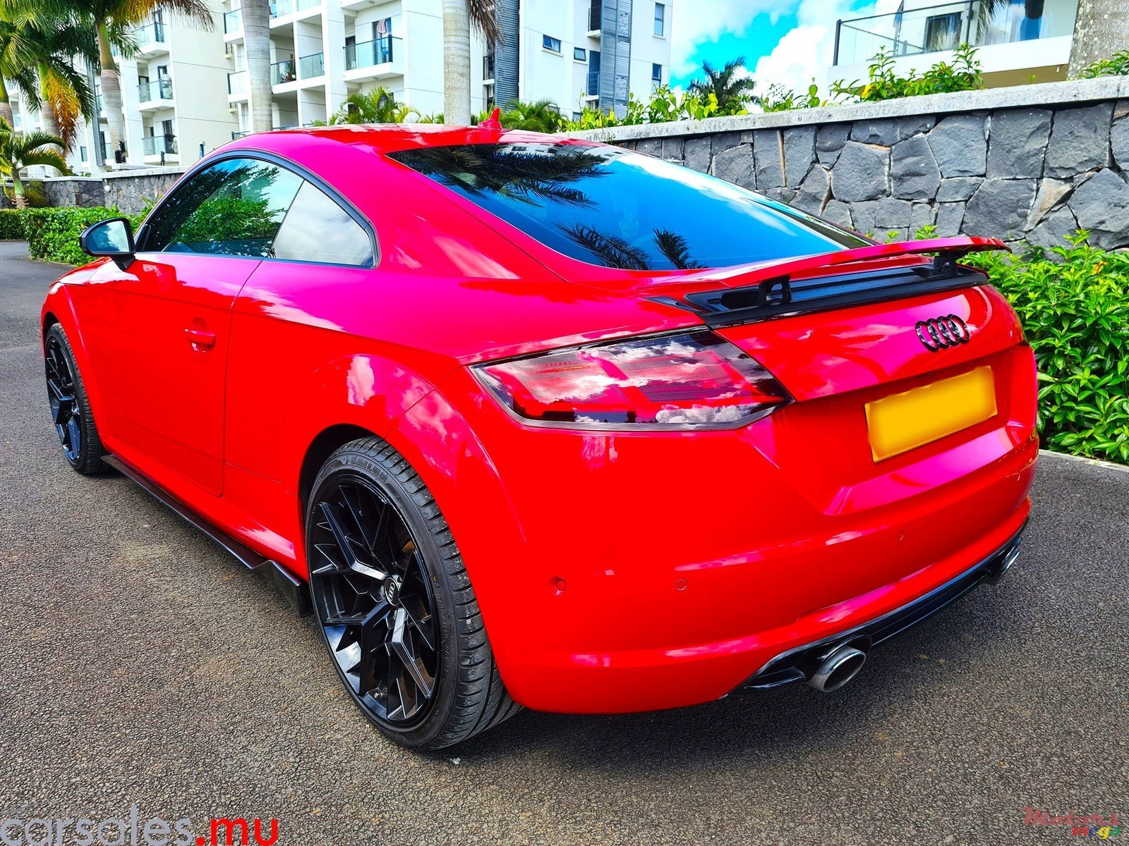 2016' Audi TT RS 2.0 TFSI photo #2