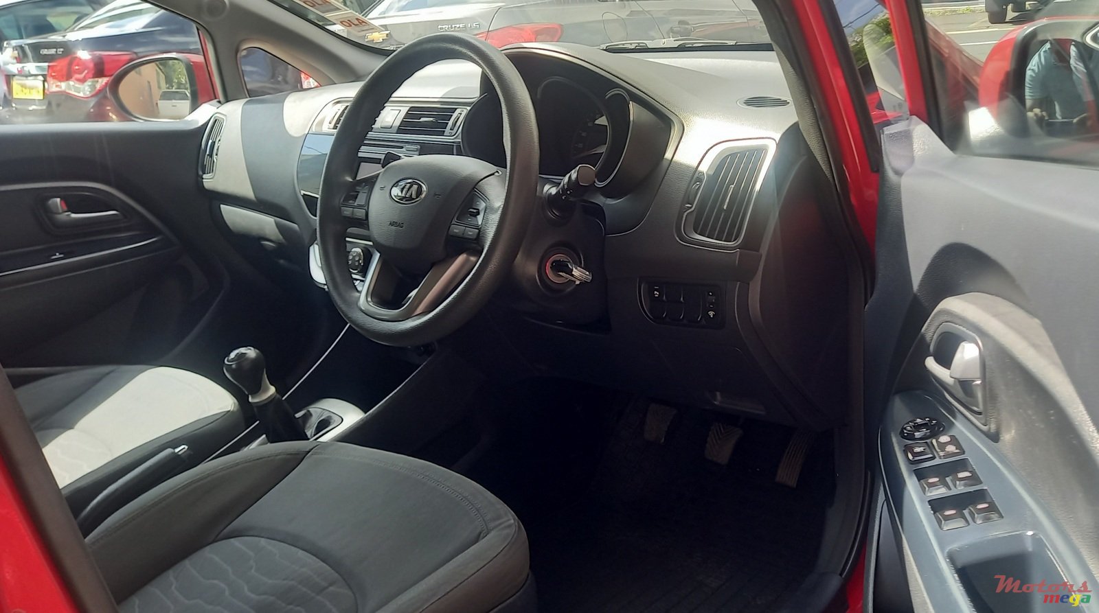 2017' Kia Rio photo #5