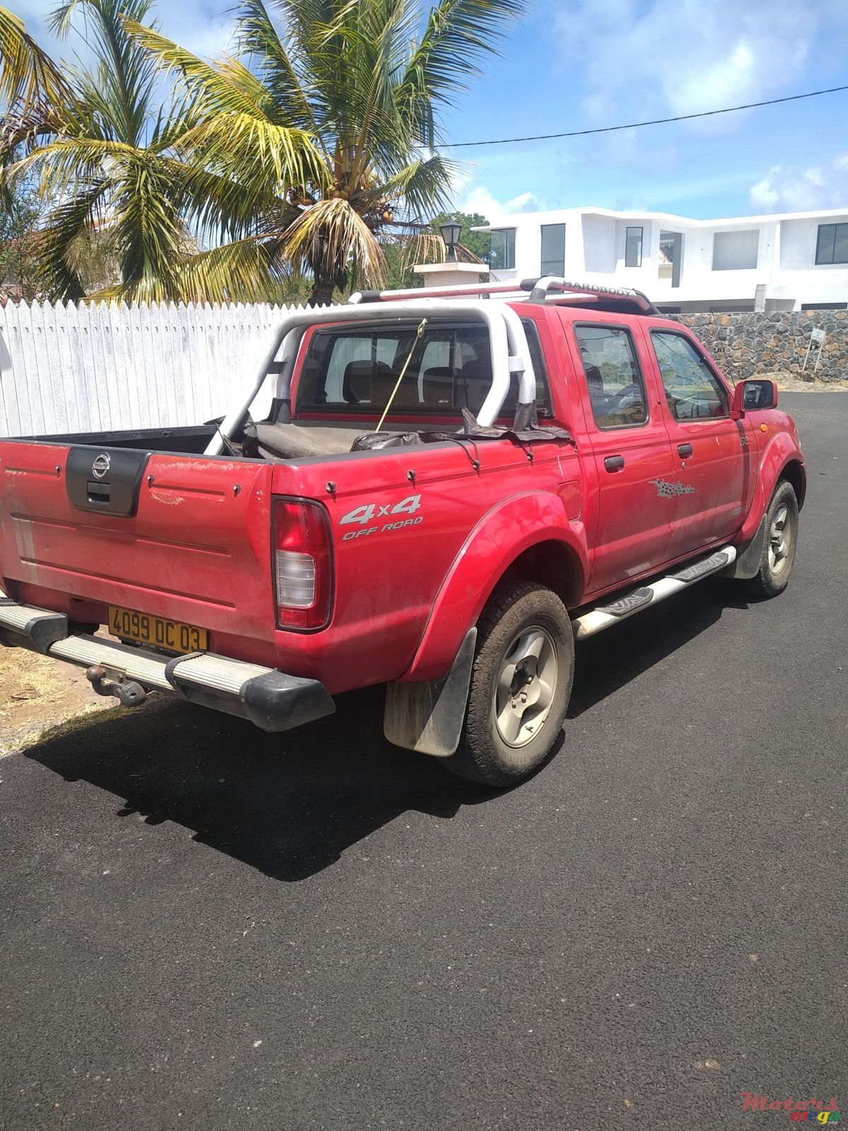 2003' Nissan Hardbody photo #2