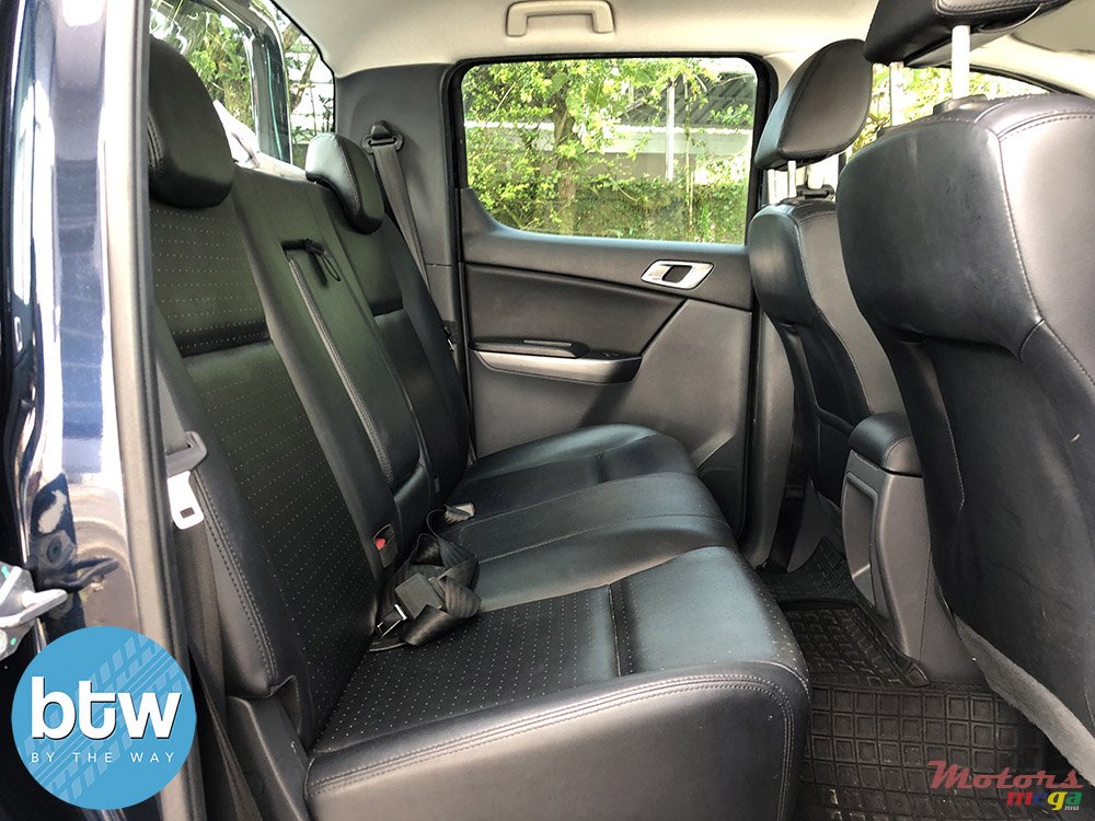 2018' Mazda BT-50 photo #6