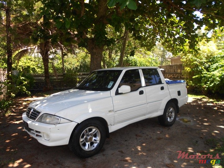 2007' SsangYong Musso sport 4 x 2  photo #1