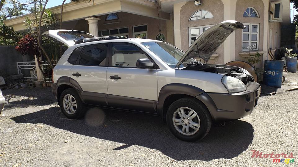 2006' Hyundai Tucson photo #7