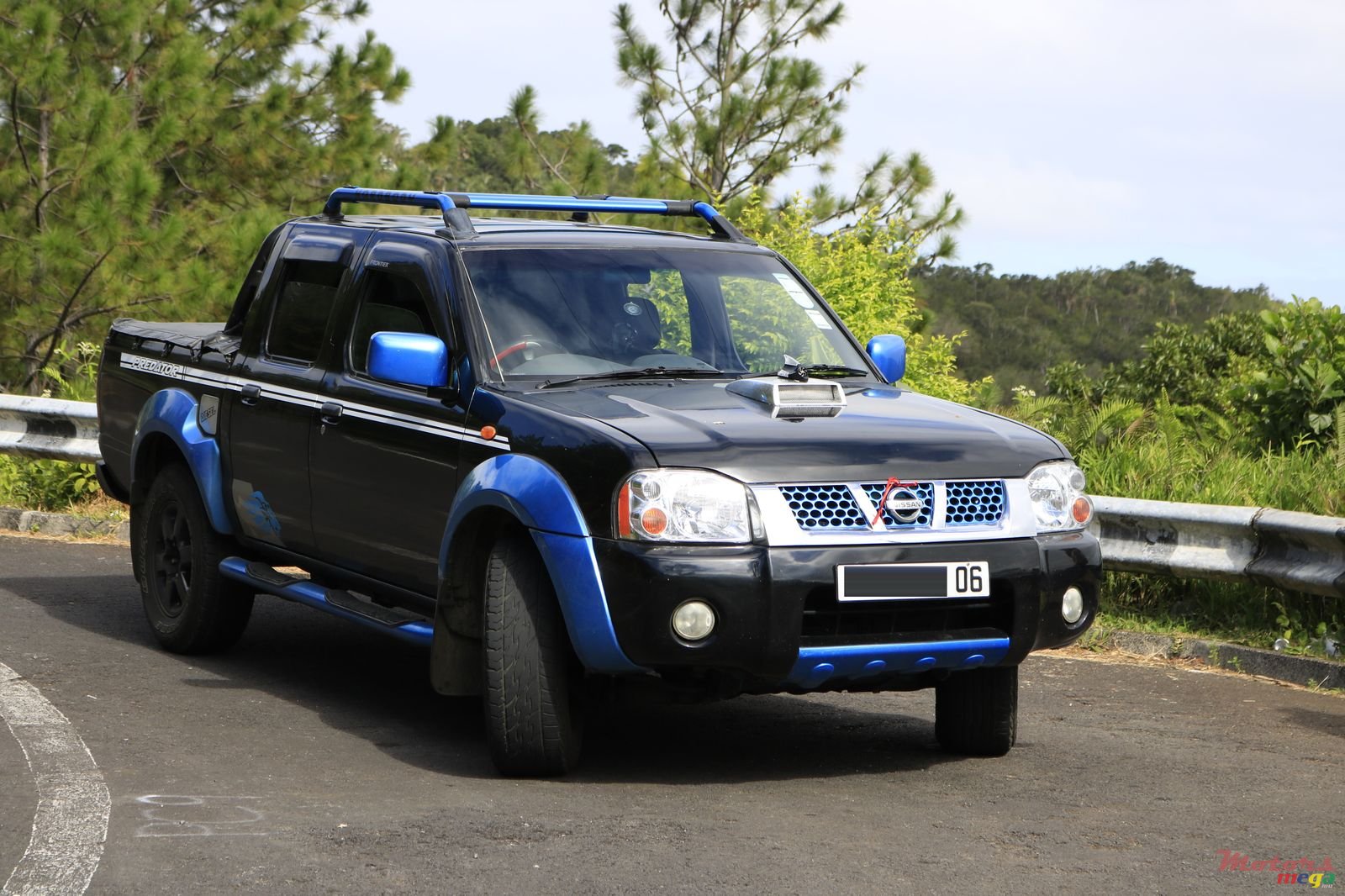 2006' Nissan Hardbody photo #2