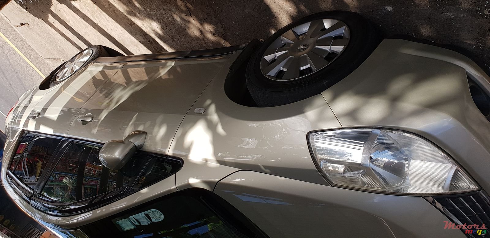 2005' Nissan Tiida photo #1