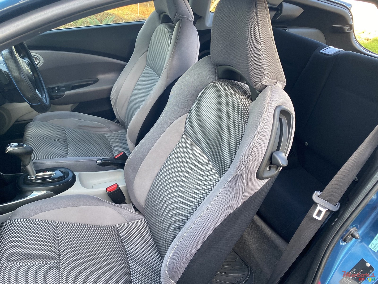 2010' Honda CR-Z photo #7