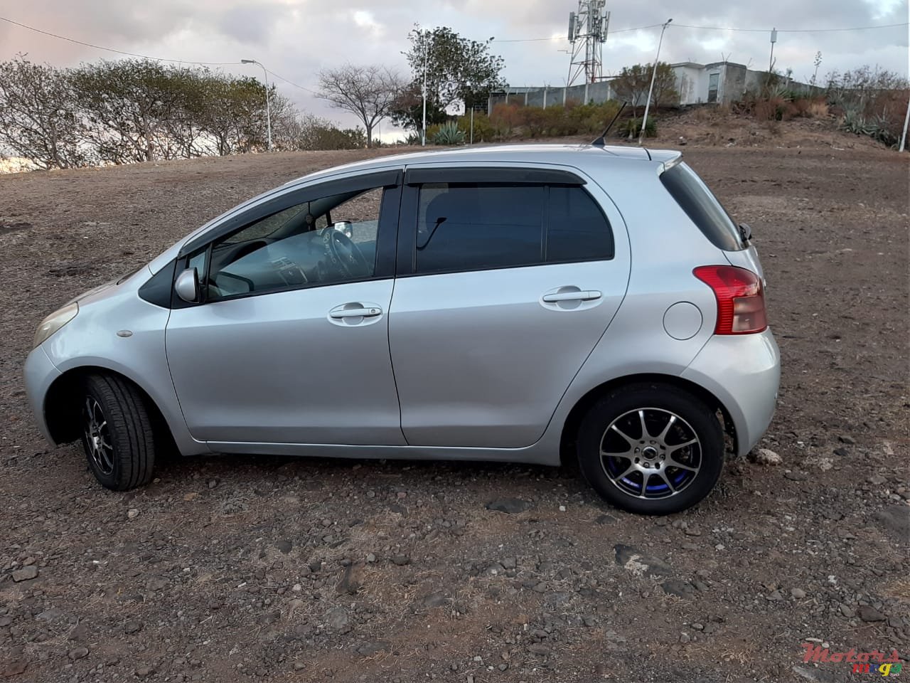 2006' Toyota Vitz photo #4