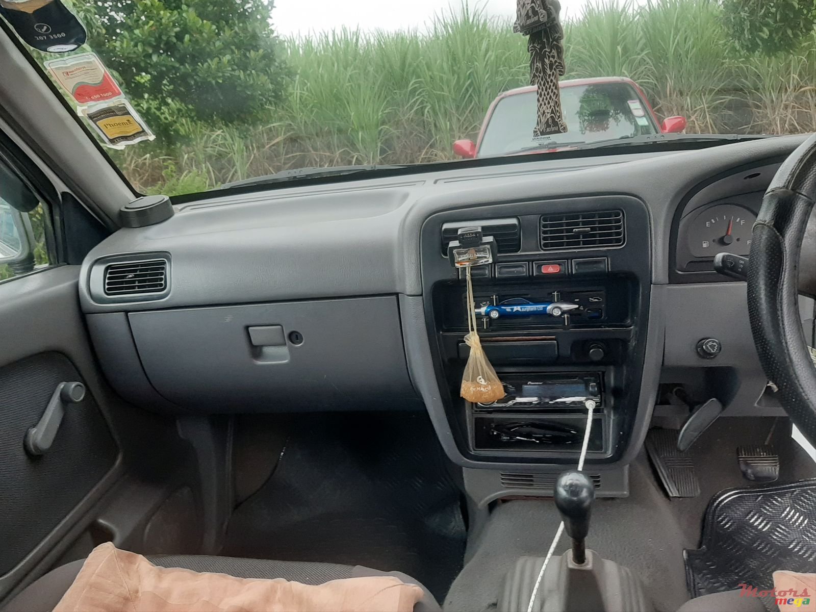 2003' Nissan photo #7