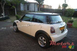 2009' MINI photo #1