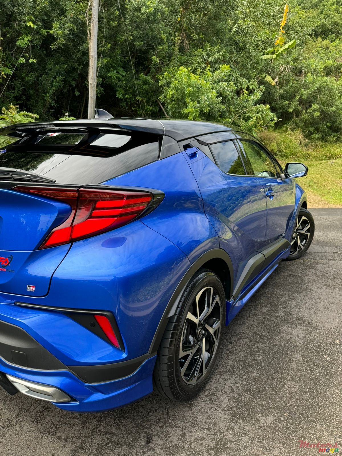 2020' Toyota C-HR photo #4