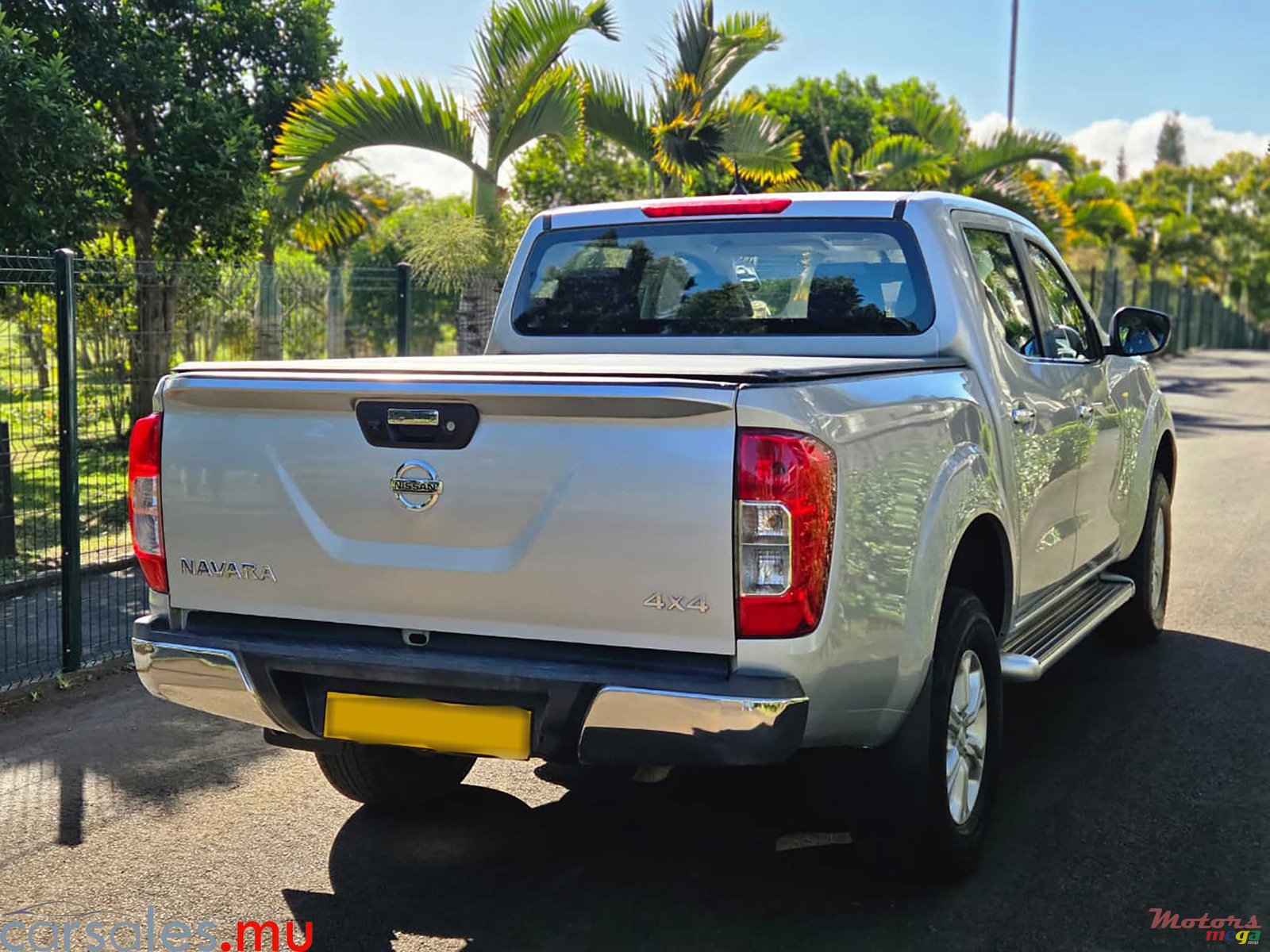 2018' Nissan Navara SE photo #4