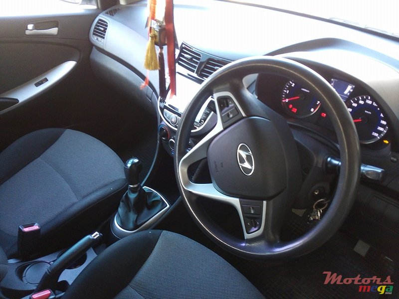2012' Hyundai photo #4